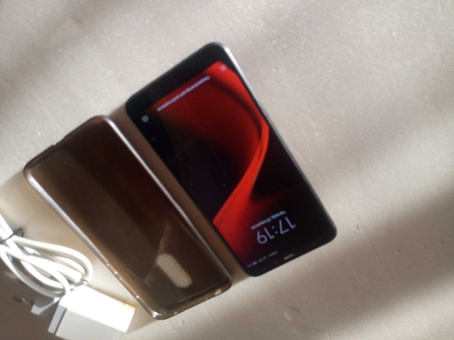 Xiaomi Redmi 5 Plus. 6". 4/64GB