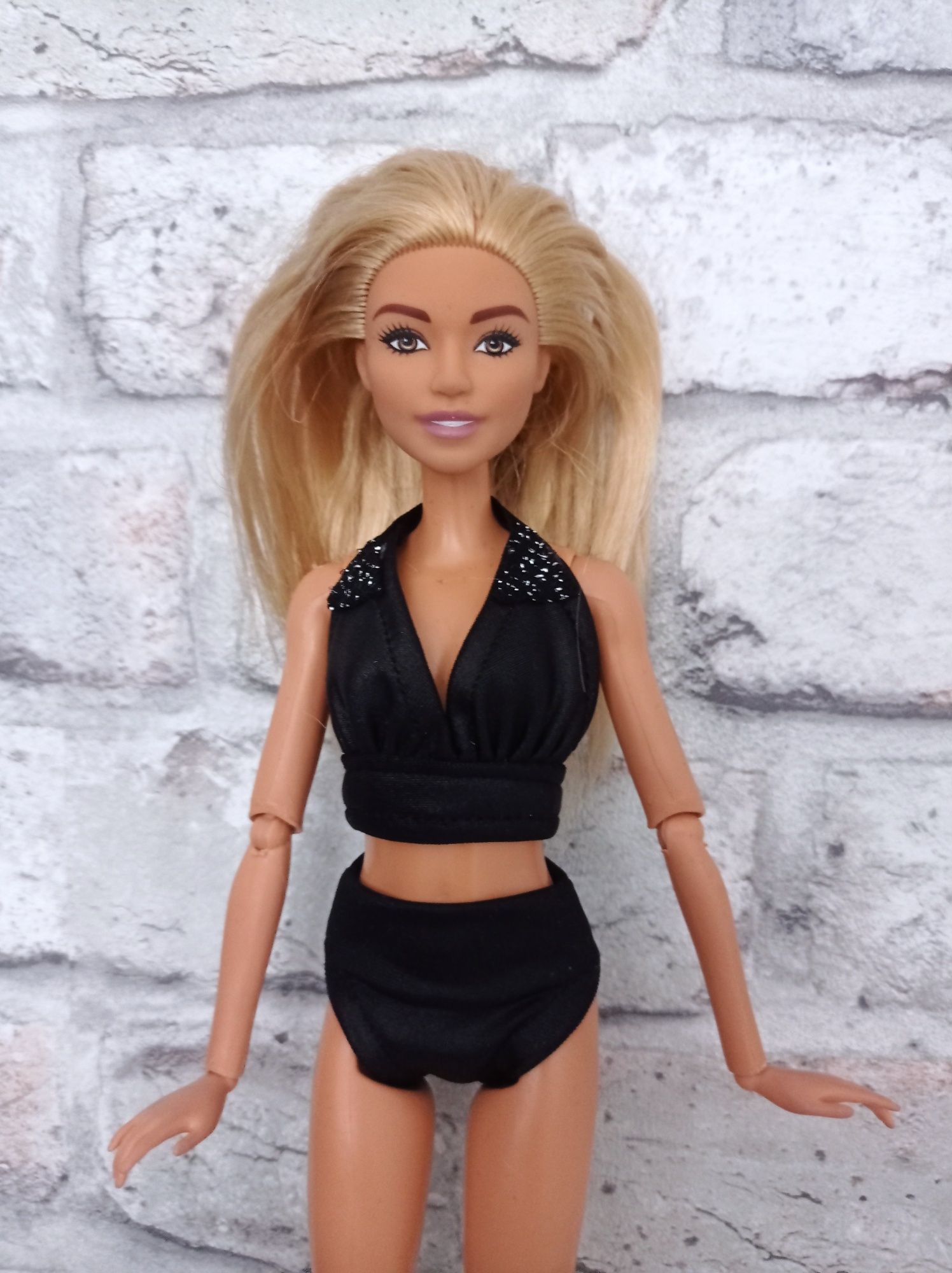 Czarne bikini dla Barbie