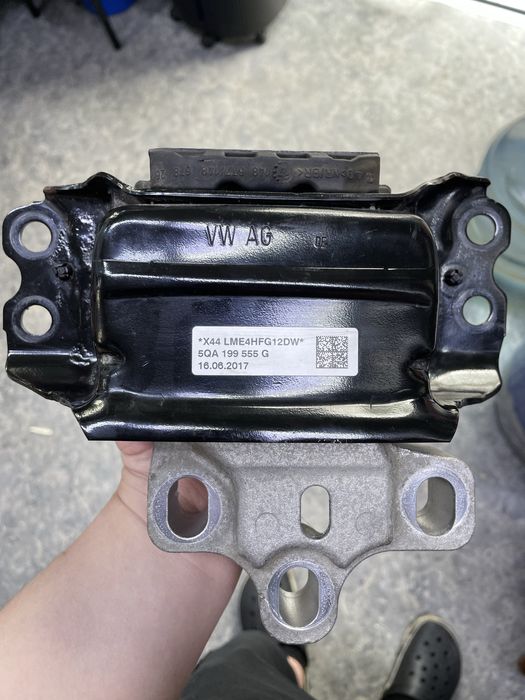Подушка КПП Skoda Kodiaq 2017 оригінал