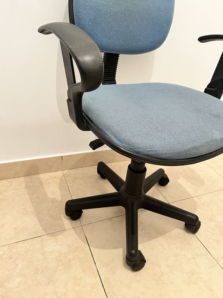 Cadeira escritorio azul