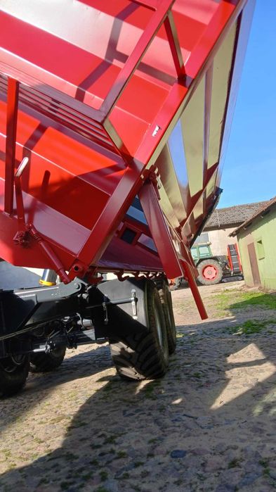 Tandem wywrotka 3 stronna KRAMPE 20 T resor skorupa