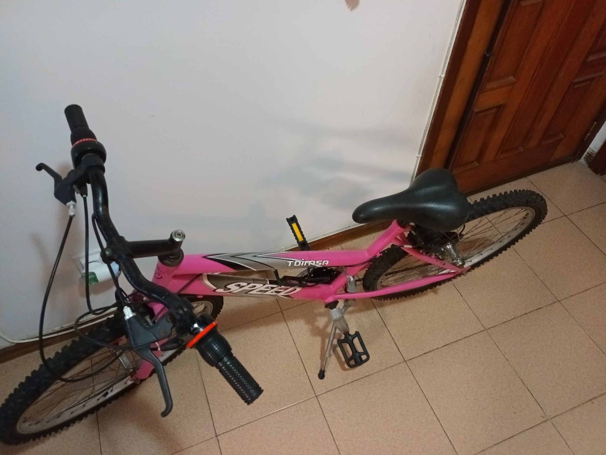 Bicicleta rosa, roda 24