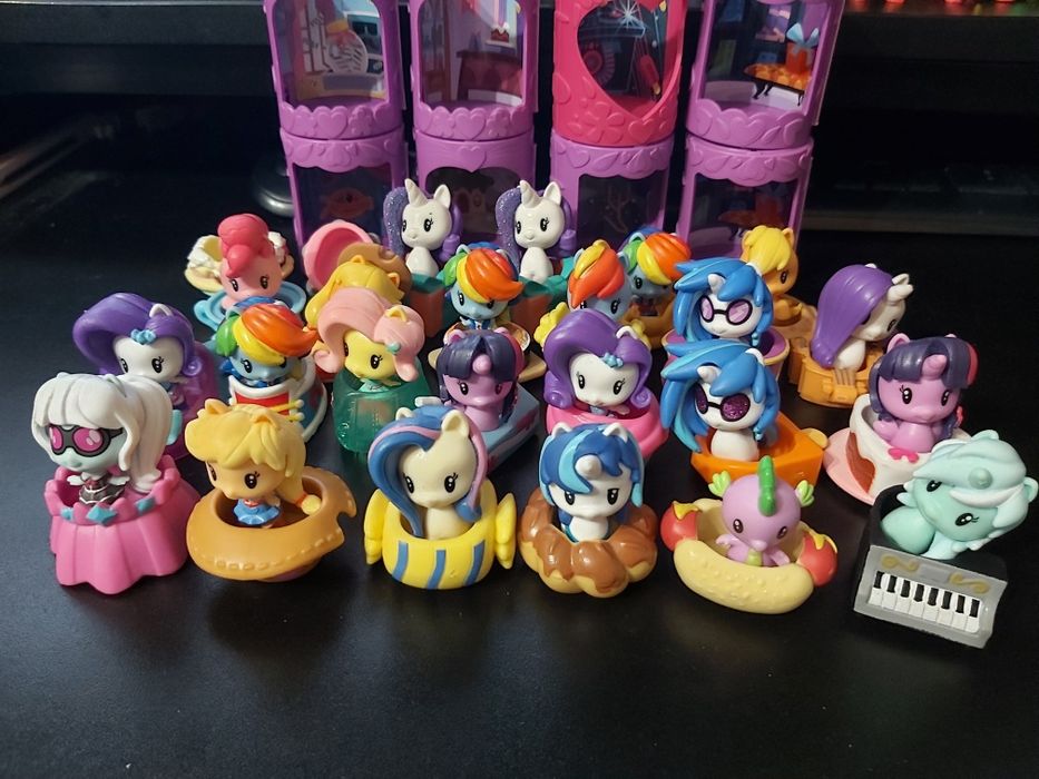 My Little Pony Cutie Mark Crew zestaw 23 figurki kucyków z podstawkami
