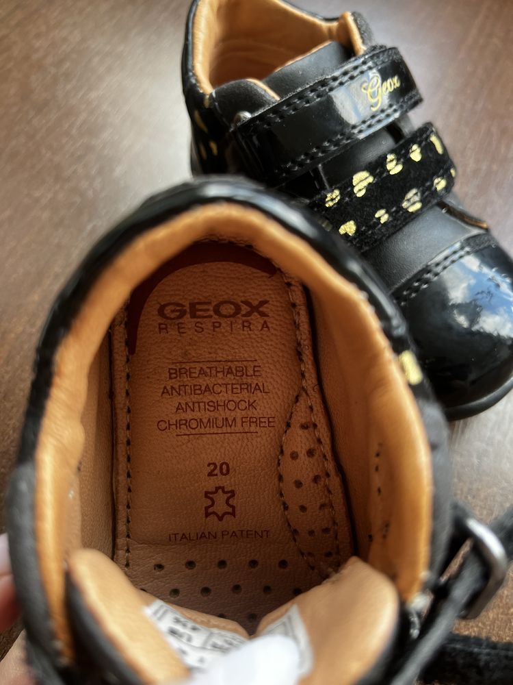 Чорні туфлі Geox Respira дитячі