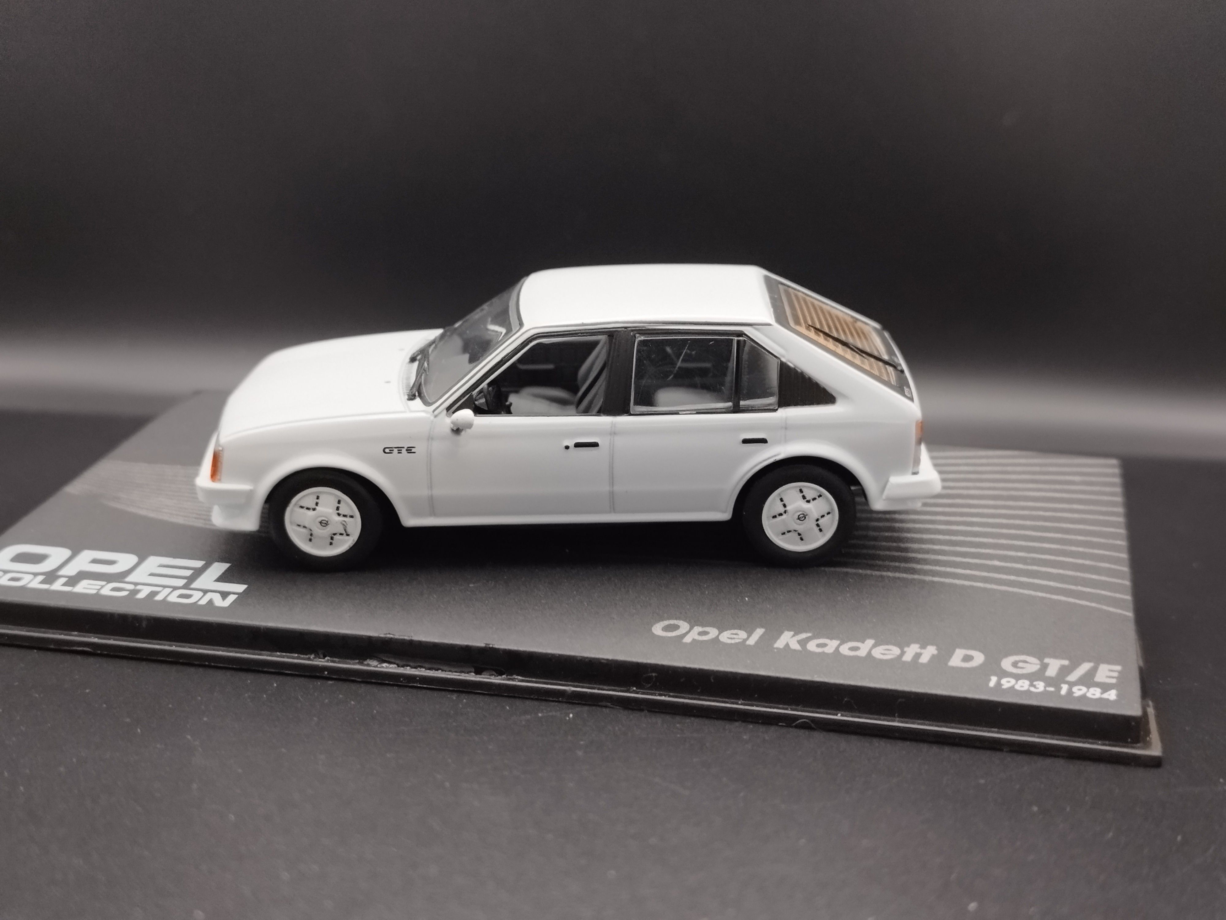 1:43 Opel Collection Kadett D  GT/E model używany