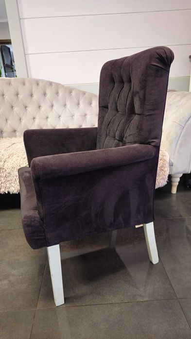 Eleganckie Fotele Tapicerowane – Komfort i Styl | 14 sztuk dostępnych!