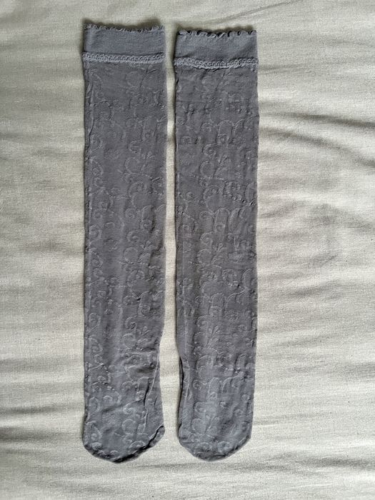 Meias cinza com padrão