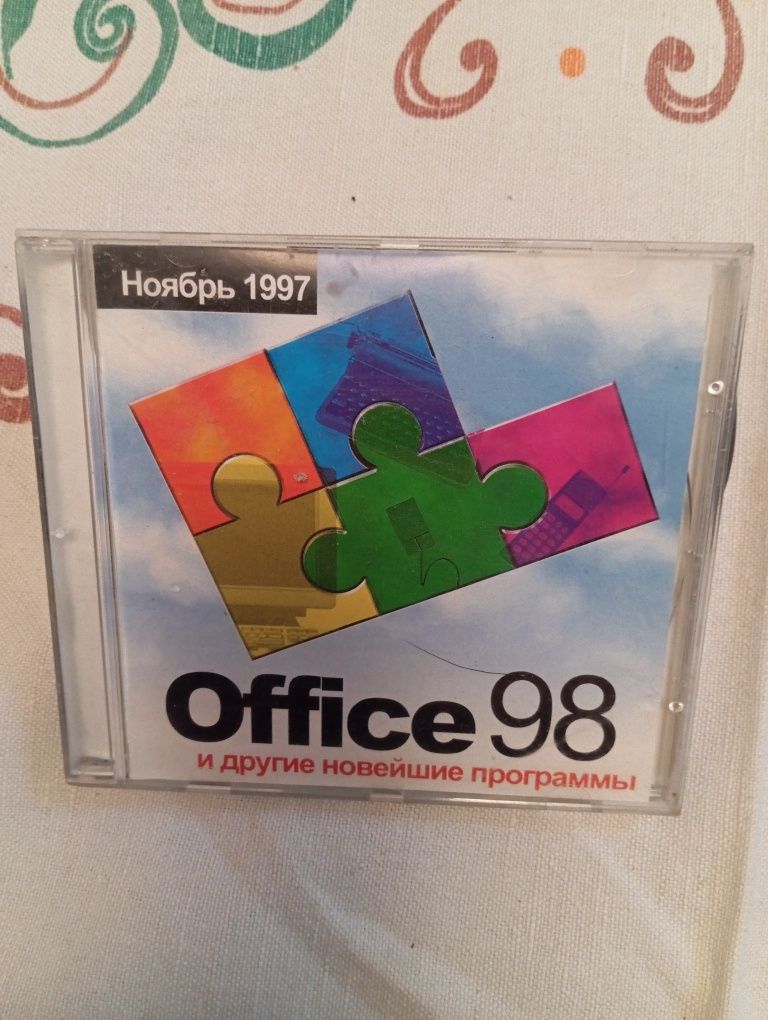 Windows 98 Oficer Rus/UK 1997