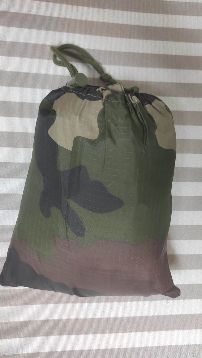 Poncho camuflado