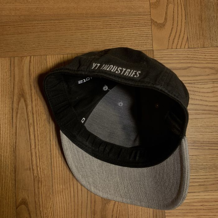 Czapka z daszkiem fullcap 210 Fitted YT Industries