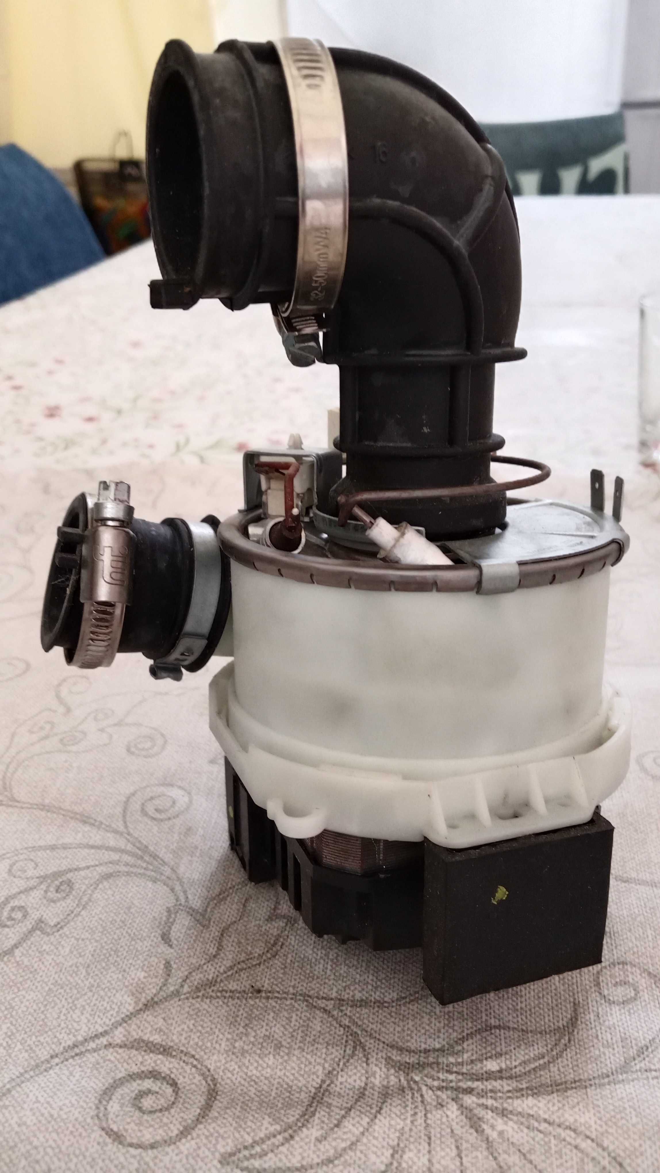 Bomba de água e respectiva resistência maquina lavar a loiça