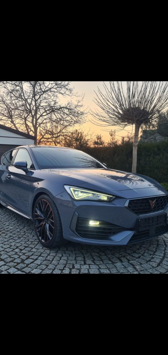 Cupra 2.0 benzyna 300PS