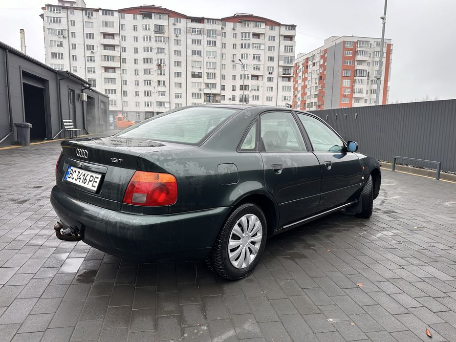 Продам Audi A4B5 1.8бензин