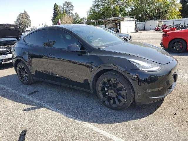 Tesla Model Y 2022 року випуску