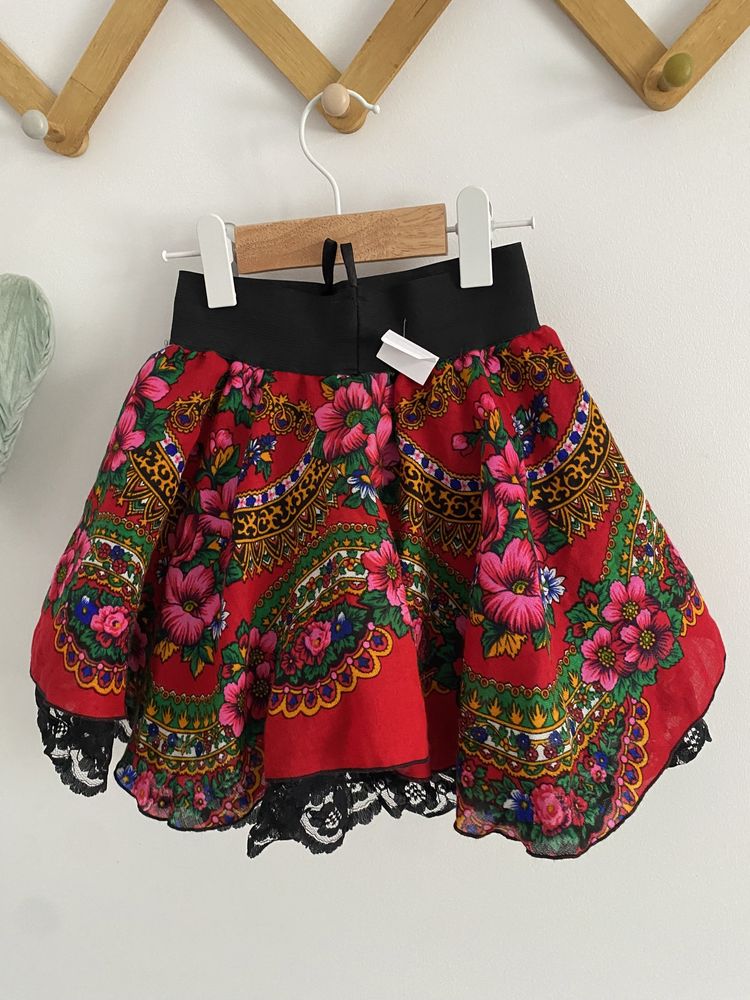Spódniczka 104/110 handmade czerwona koronka kwiaty jak newbie