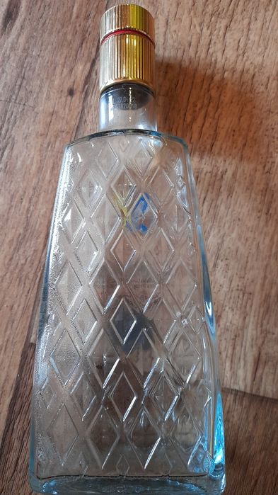 Karafki-butelki ozdobne poj 0.5 l-3szt-20 zl