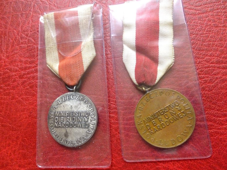Srebrny i brązowy medal -Za zasługi dla obronności kraju PRL