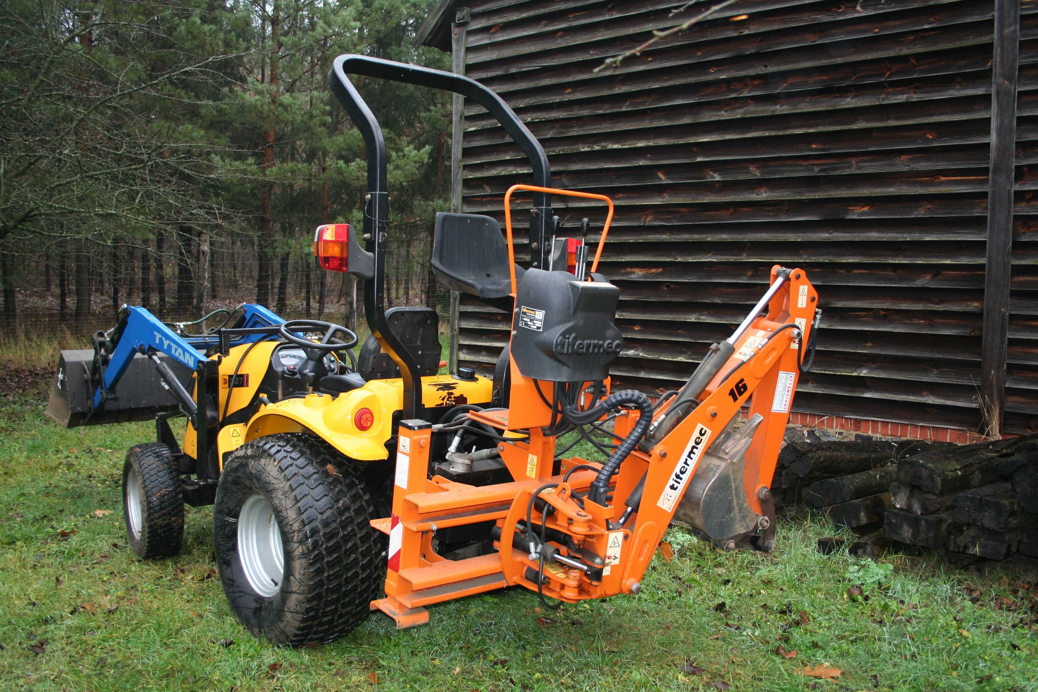 Mini Koparko-ładowarka widlak JCB
