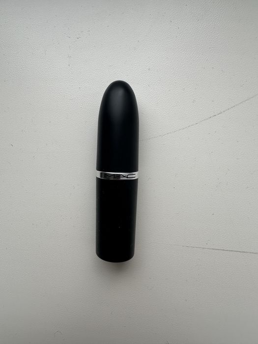 Mac acting natural lipstick