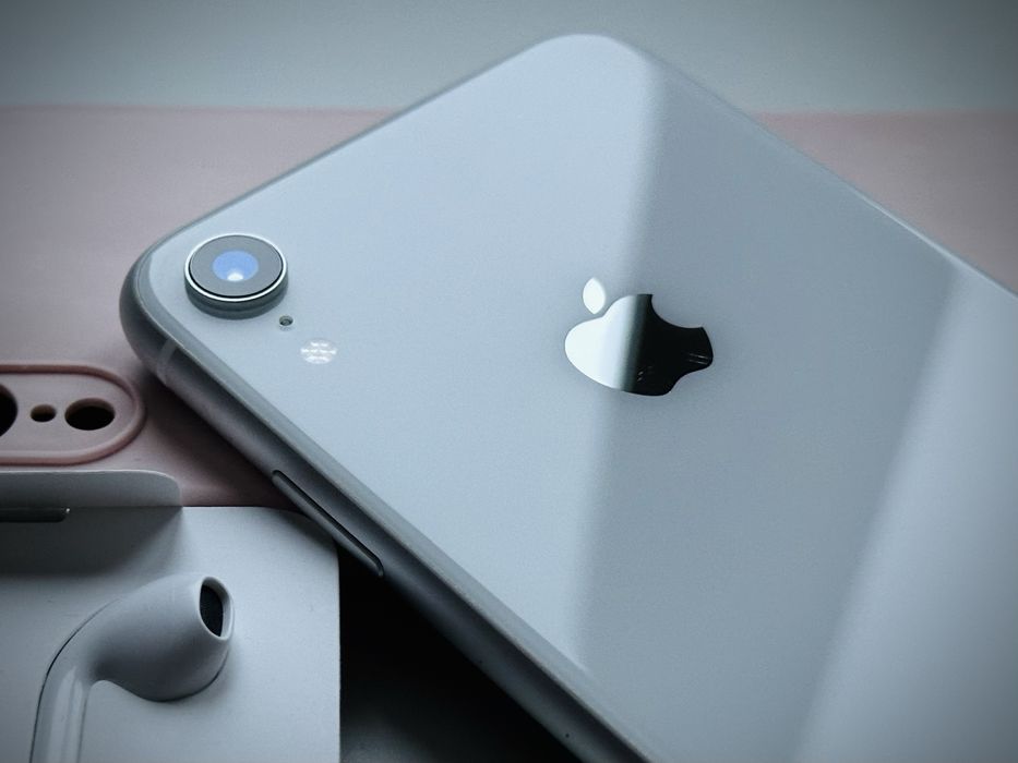 Iphone XR на 128 GB, акб 100%