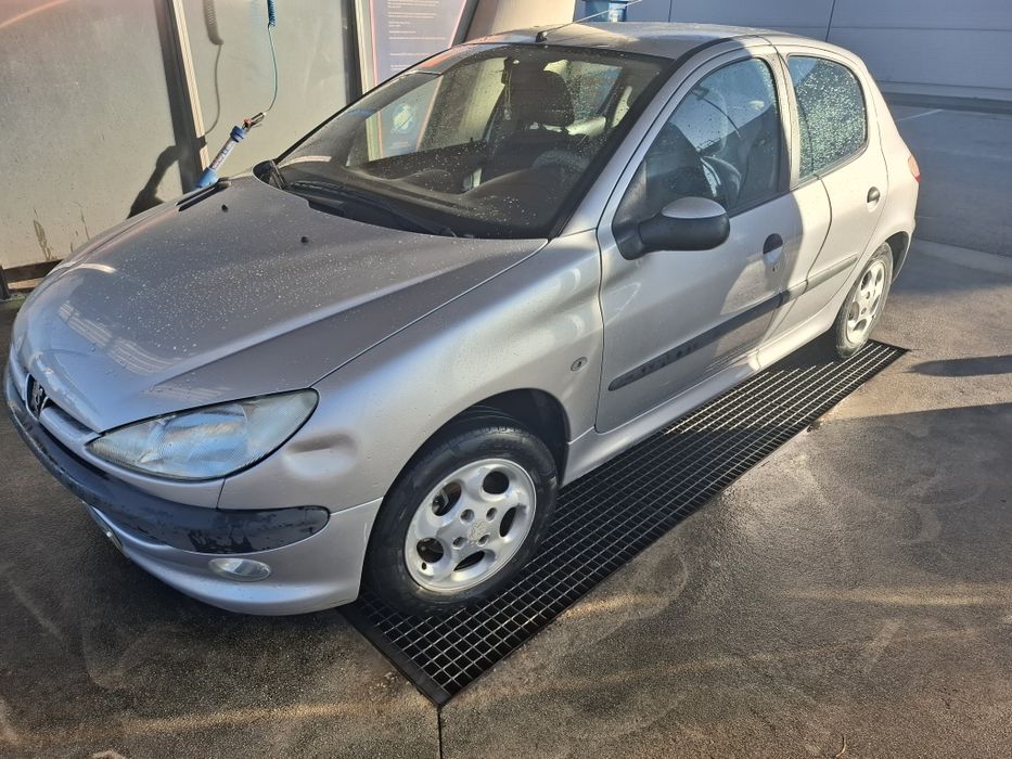 Pegeout 206 1.1 2001/08 Gasolina com 176,293km