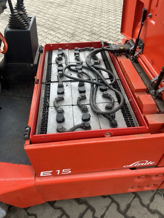 Wózek widłowy Linde E15