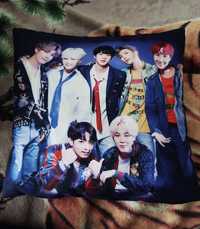 Подушка з групою  BTS