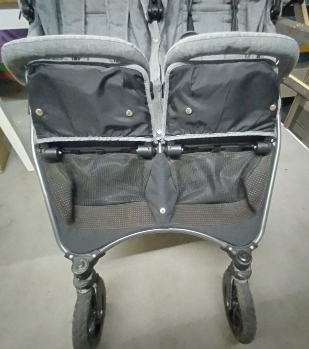 Wózek bliźniaczy dla bliźniaków Valco Snap Duo Sport  70 cm, 12,7 kg