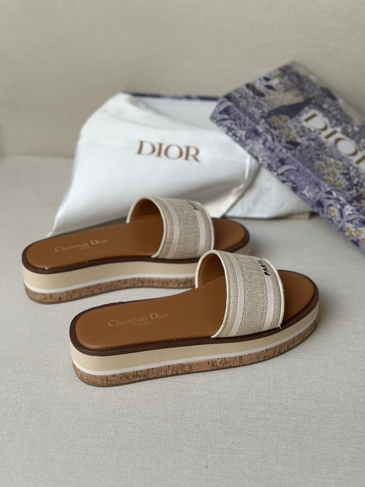 Шлепанцы Dior , тапки Dior, шльопки ,шльопанці  , босоножки
