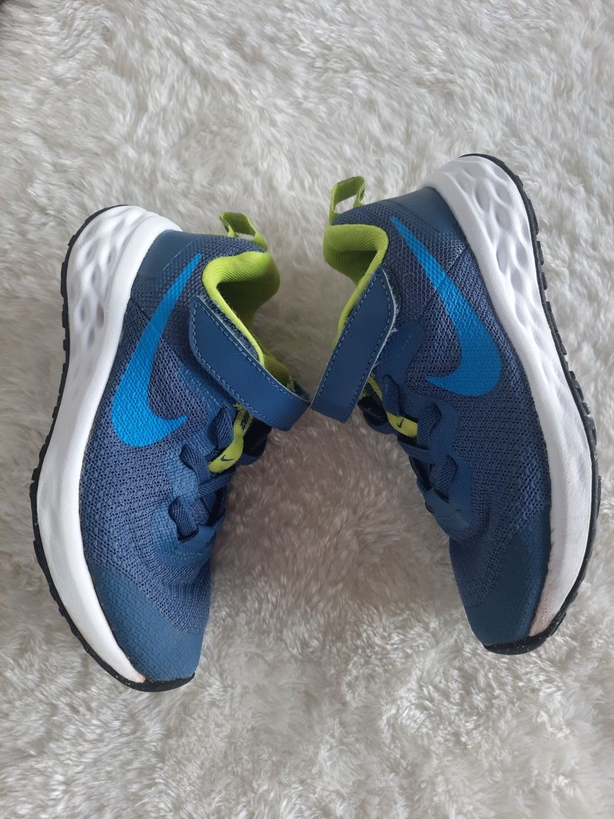 Buty buciki Nike rozm 28