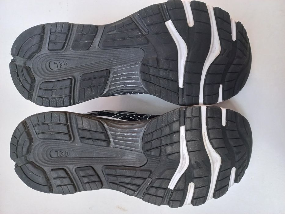 Кросівки бігові Asics Nimbus 21. 37,5р.стан чудовий,оригінал