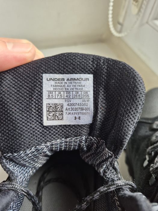 Ботинки-кросівки UNDER ARMOUR. Розмір 42