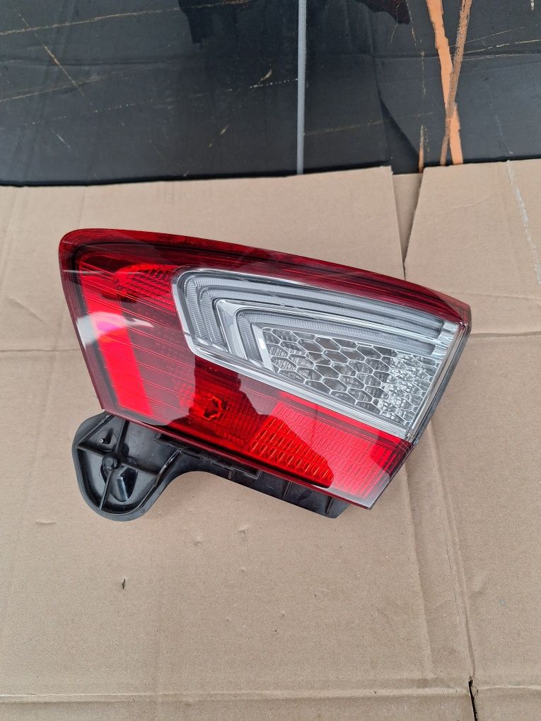 Lampa tylna prawa w klapę Ford Mondeo Mk4 lift HB