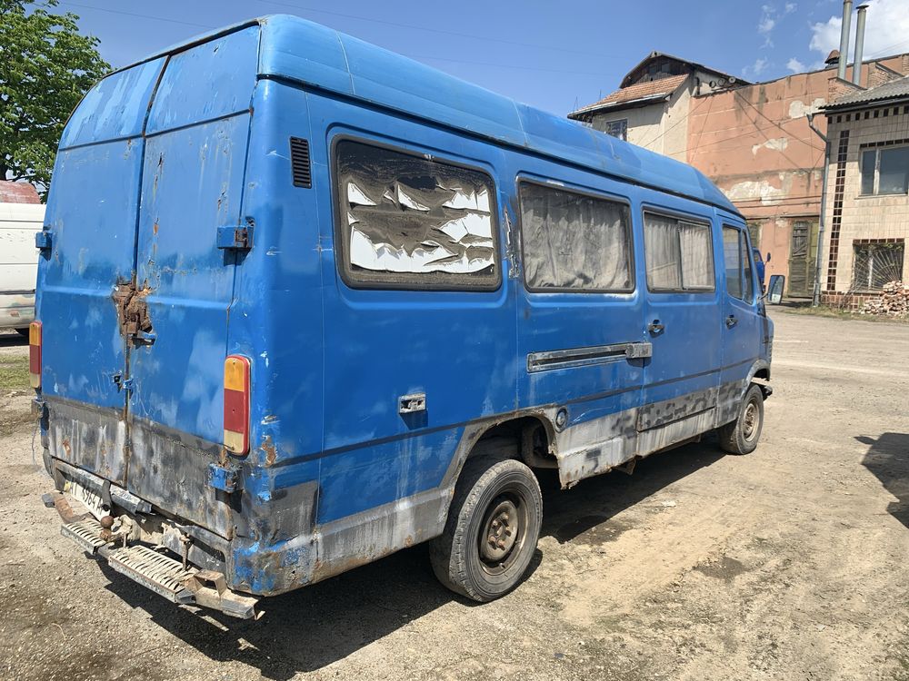 Мерседес 310 дізель 2.9 мотор