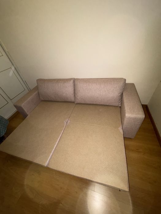Sofá-cama imaculado