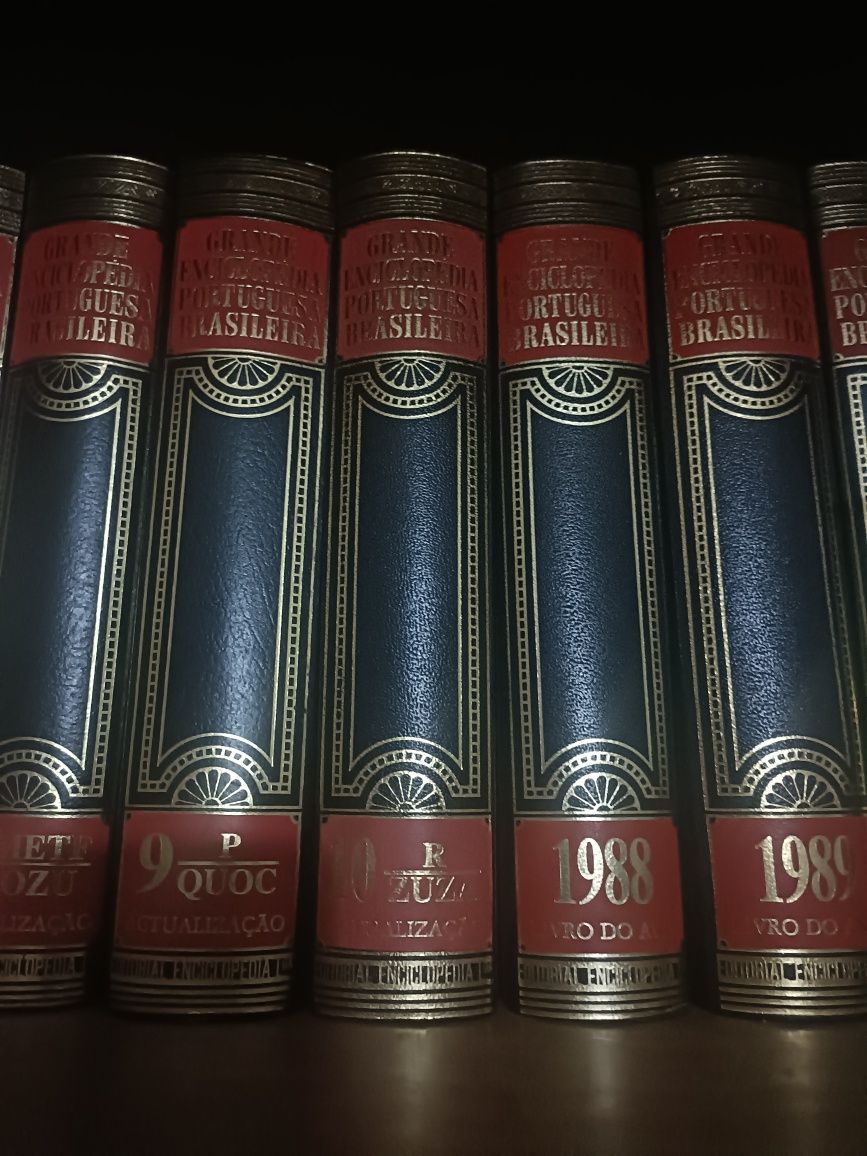 Vendo enciclopédia com 54 livros