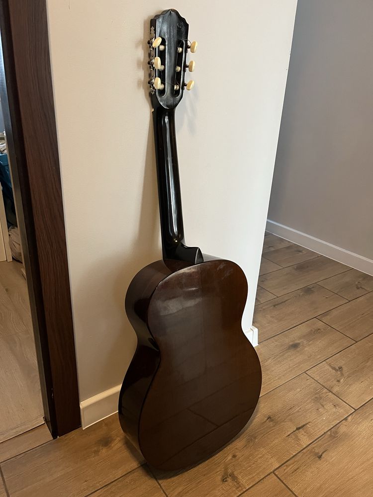 Gitara klasyczna.