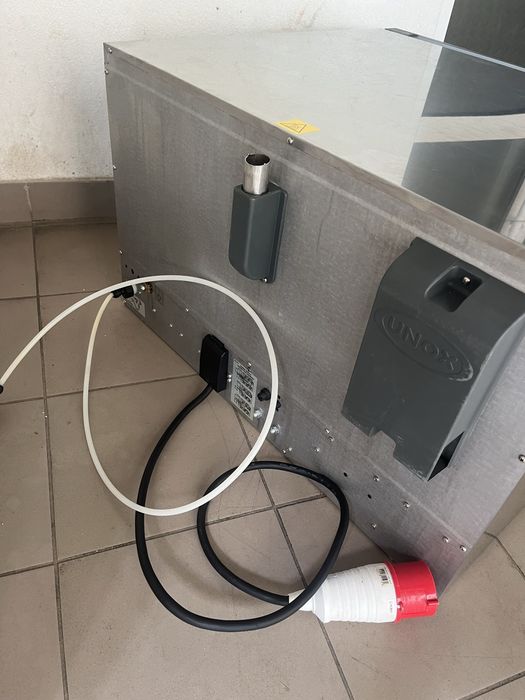 Піч Конвекційна з Інжекторним Парозволоженням Unox XTF-195 Італія