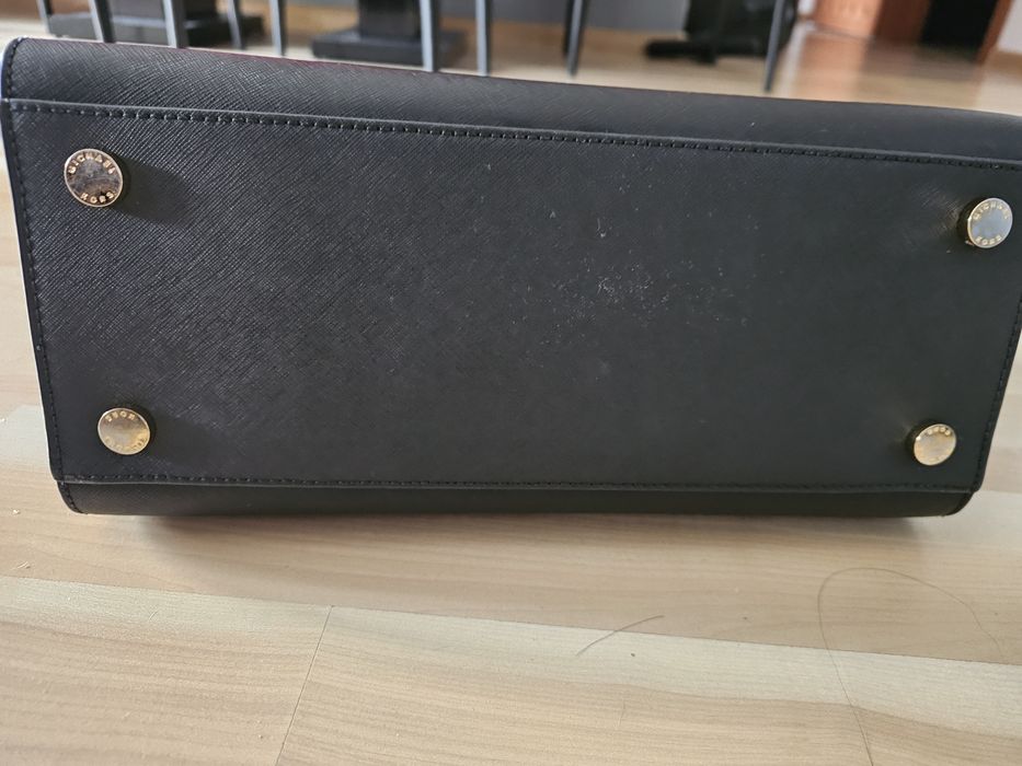 Torebka kuferek Michael Kors