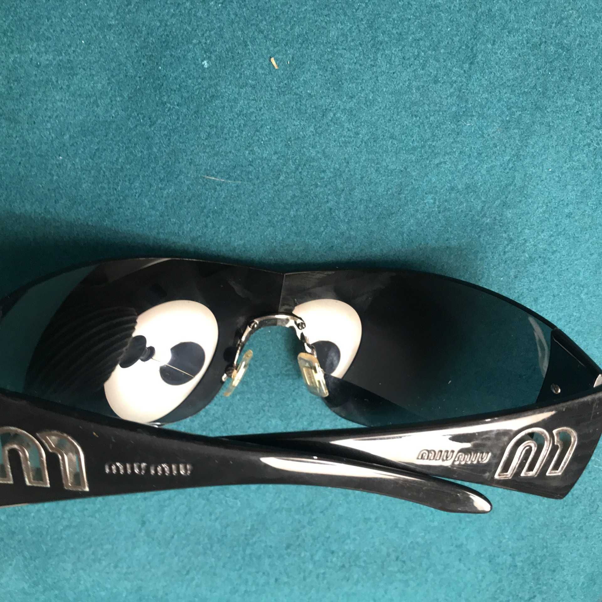 Óculos de Sol de marca italiana Miu Miu