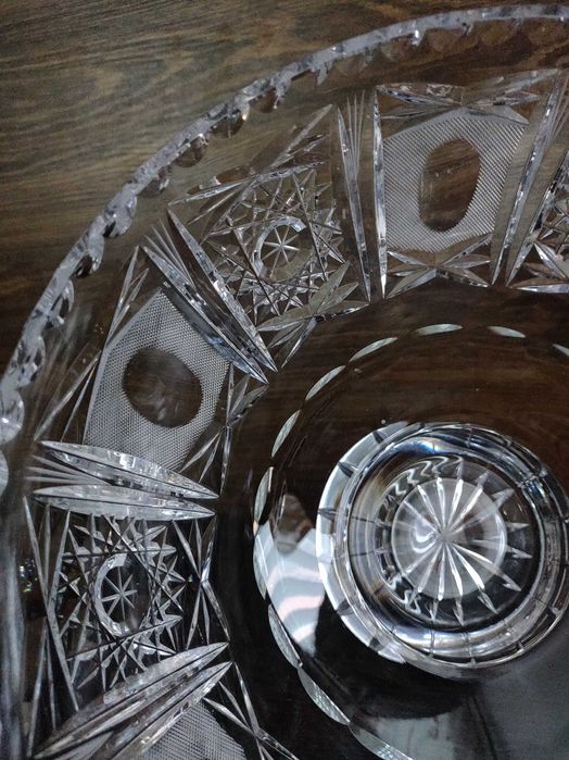 Ваза фруктовница полусфера CRYSTAL BOHEMIA на ножке, d 23 см, h 13 см.