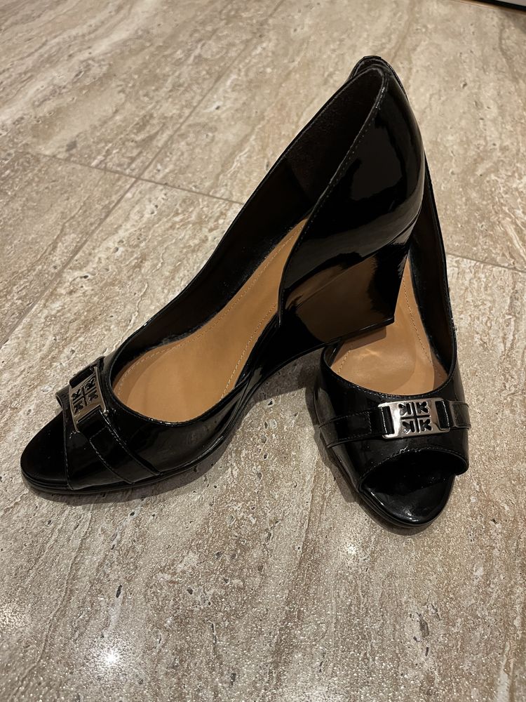 Buty skróra lakierowana, r. 38