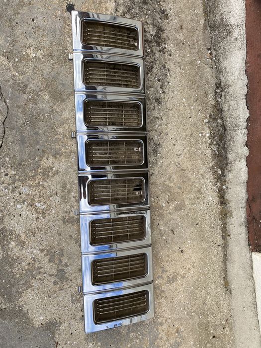 Grelha Cherokee de 97