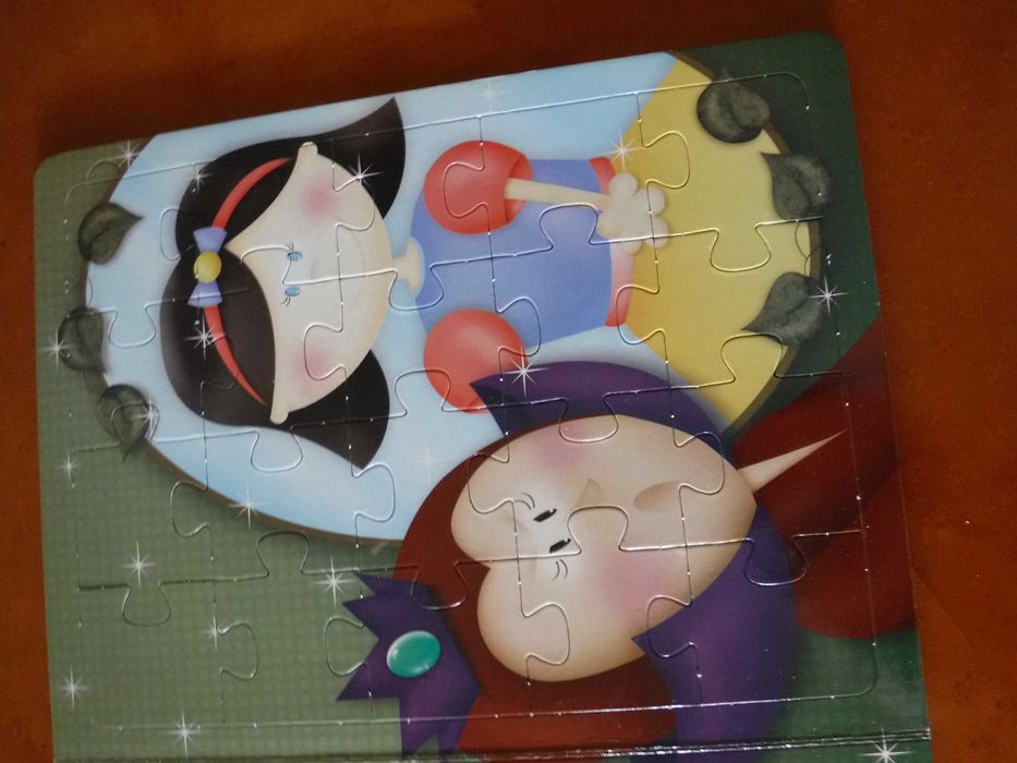 Branca de Neve - Livro com 4 puzzles - Livro infantil novo nunca usado