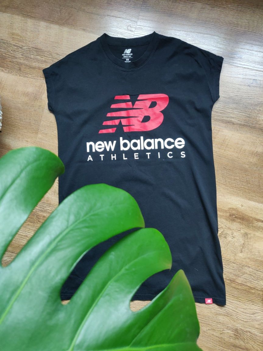 Плаття New Balance Essentials