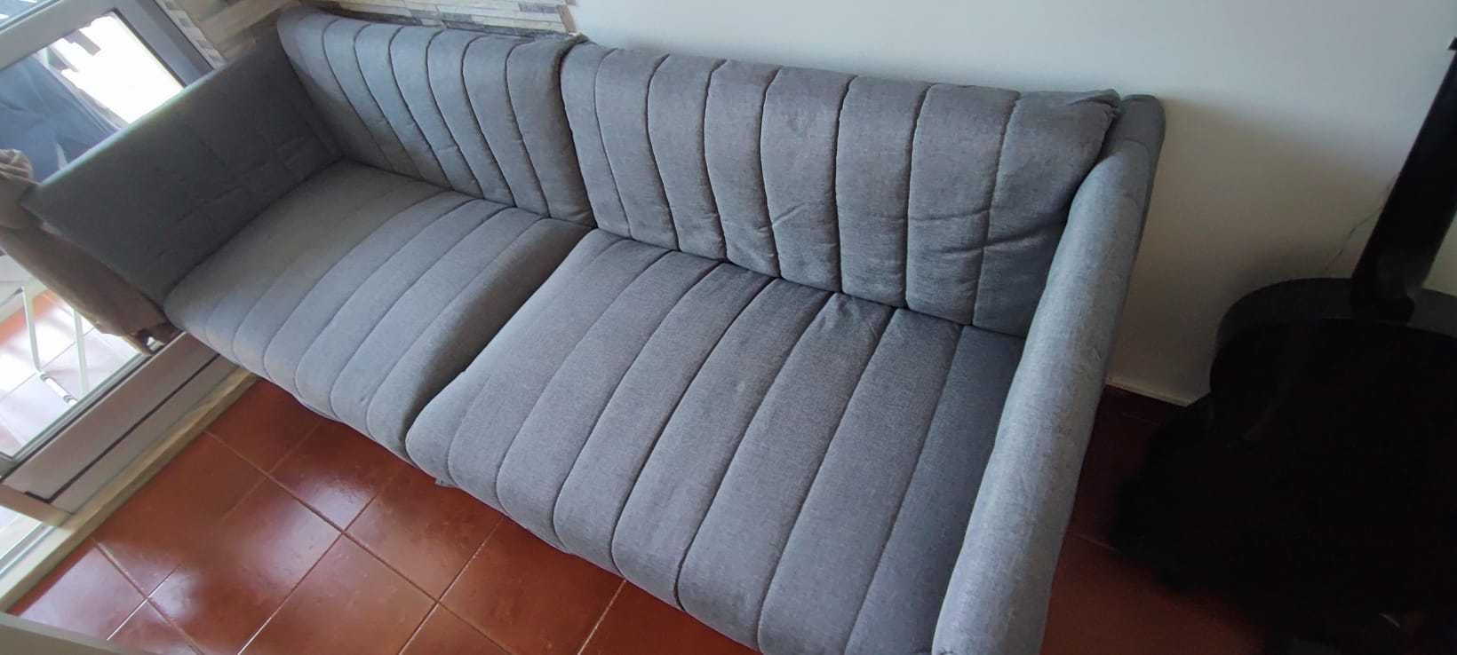 Sofa Novo, 3 lugares, sem marcas. €150