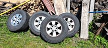 Sprzedam  4 koła  kompletne do toyoty hilux