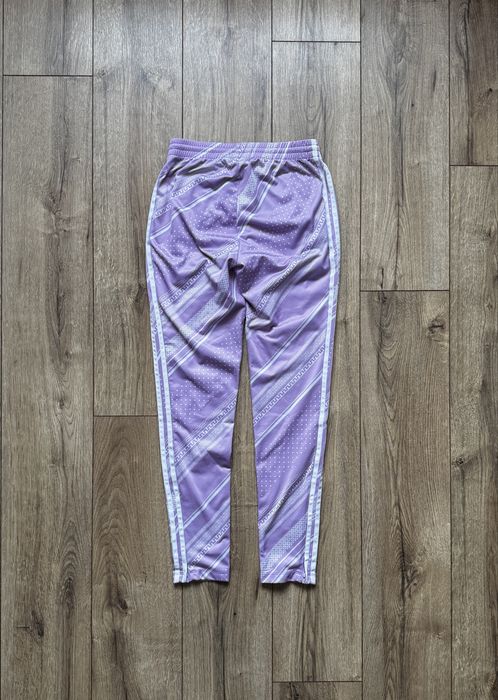 Fioletowe spodnie dresowe Adidas