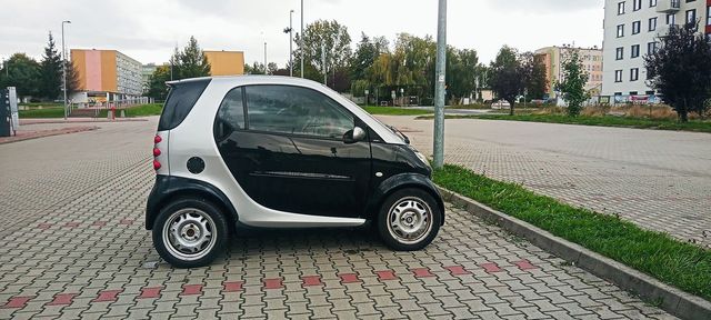 Smart  Samochód osobowy Smart MC 01