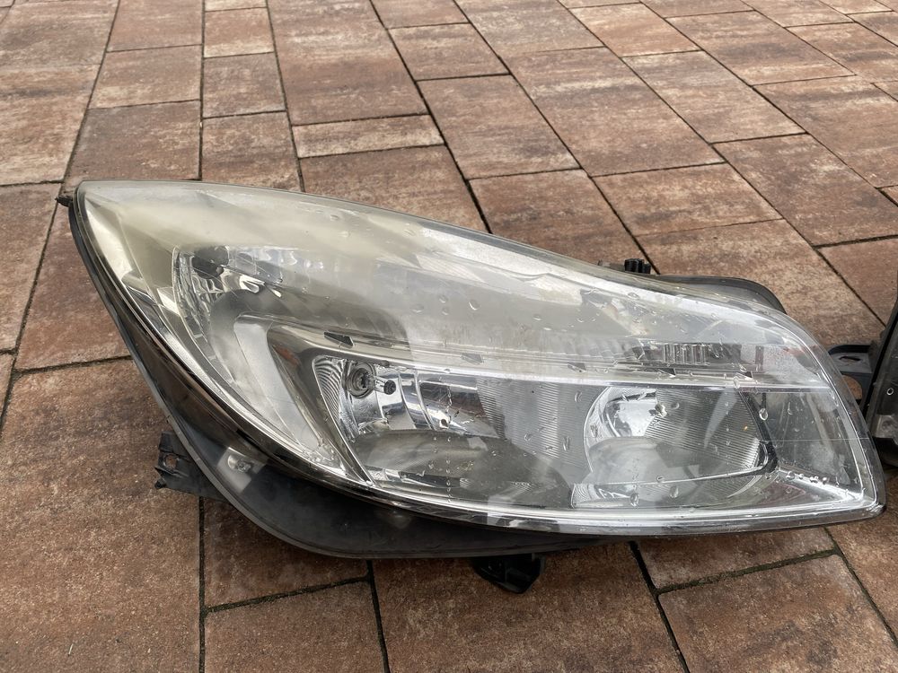 Reflektor opel Insignia dwie sztuki